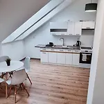 Limanowskiego Apartment 10